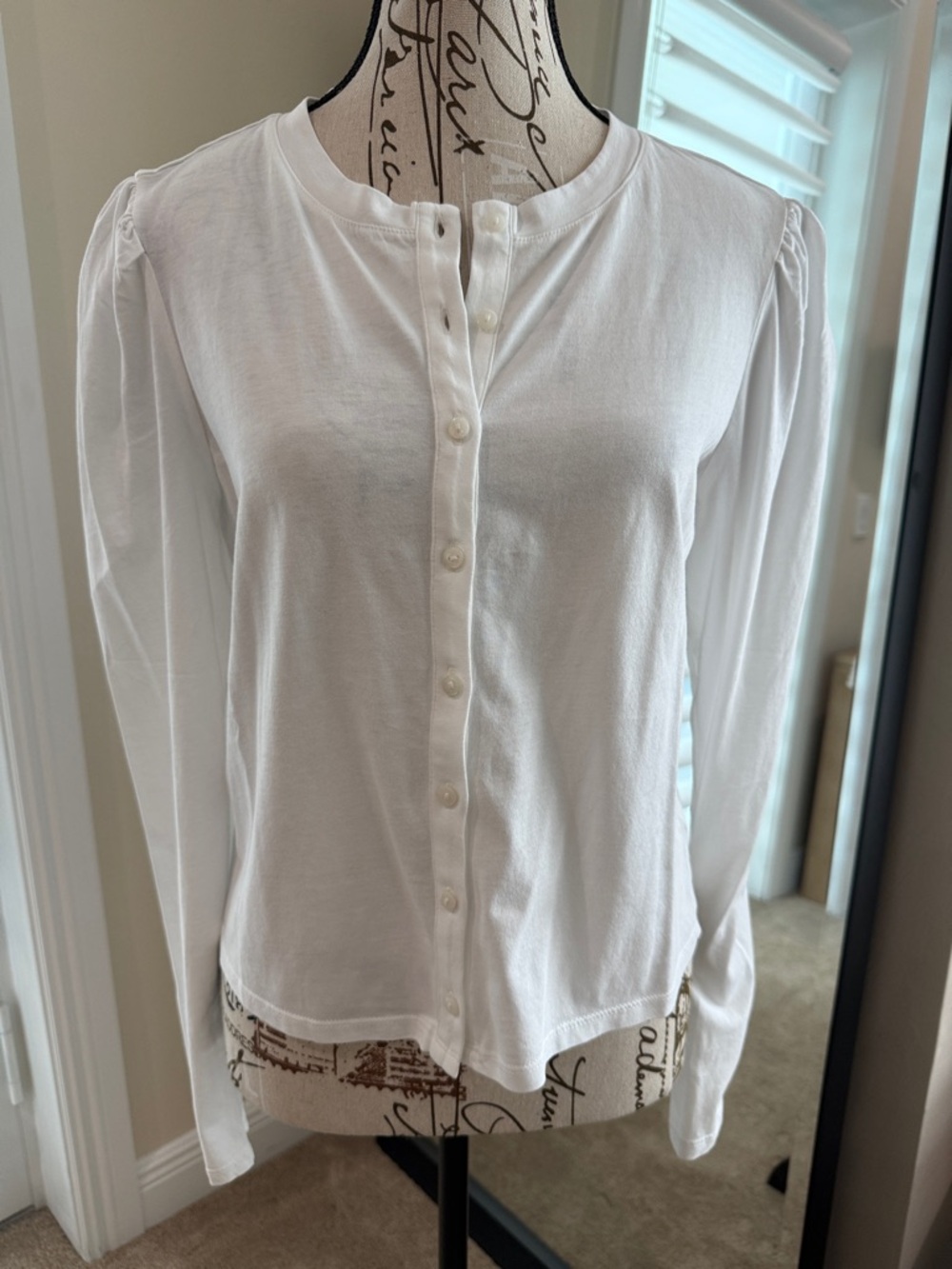 PAIGE x 2 - Long sleeve crop button up fancy Tee